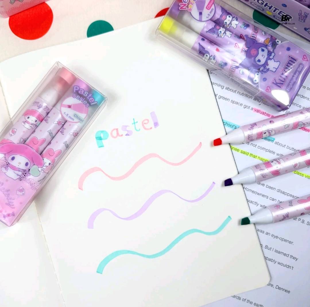BR ปากกาไฮไลท์ SANRIO ลิขสิทธิ์แท้ SET 3 แท่ง 3 สี เน้นข้อความให้เด่น พร้อมความคิ้วท์เกินต้าน! - Image 3